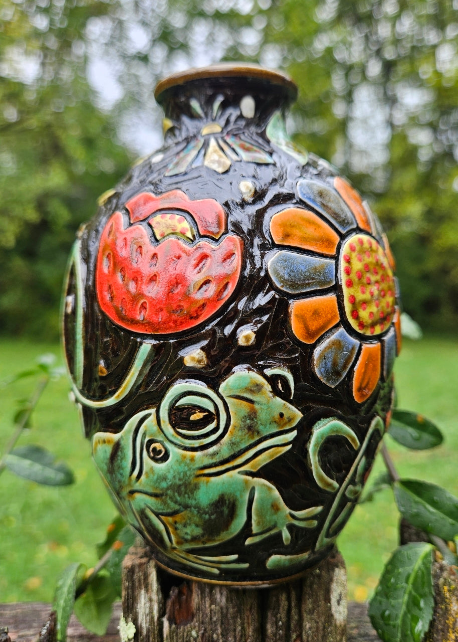 Frog and Moon Vase
